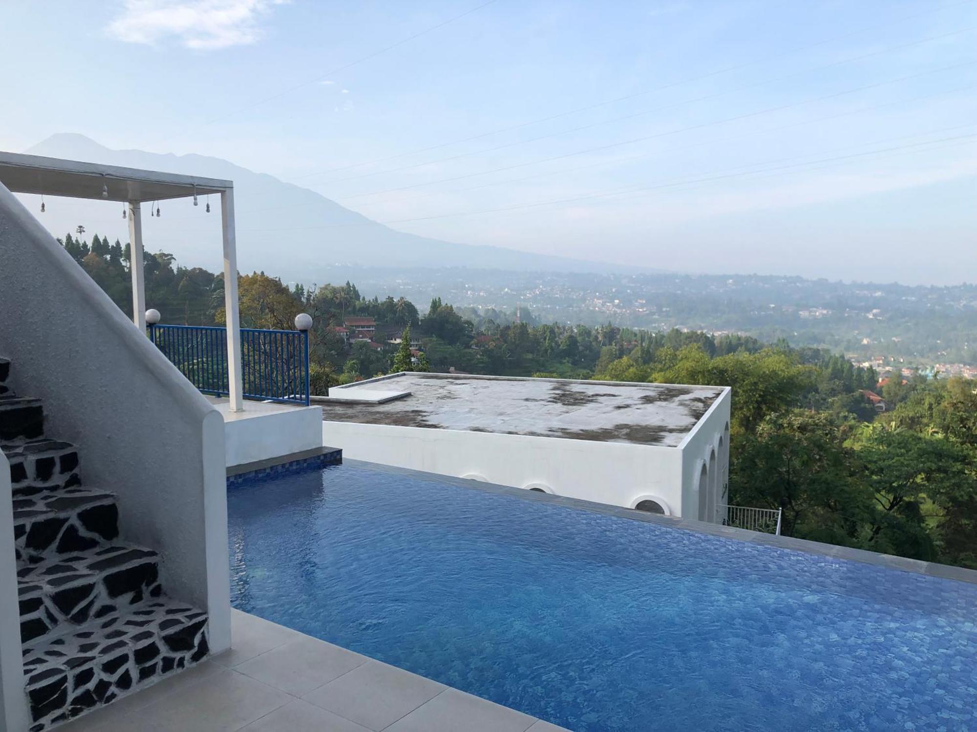 Villa Blue Door, Puncak Pondok Cipaseban Εξωτερικό φωτογραφία